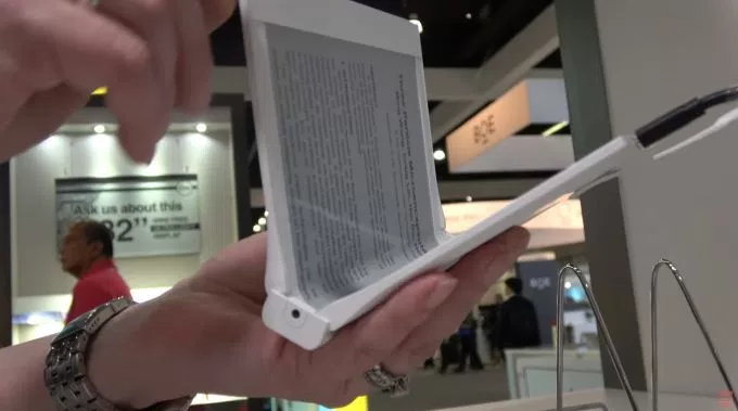 E Ink unveils a 10.3 inch foldable ePaper display - Liliputing