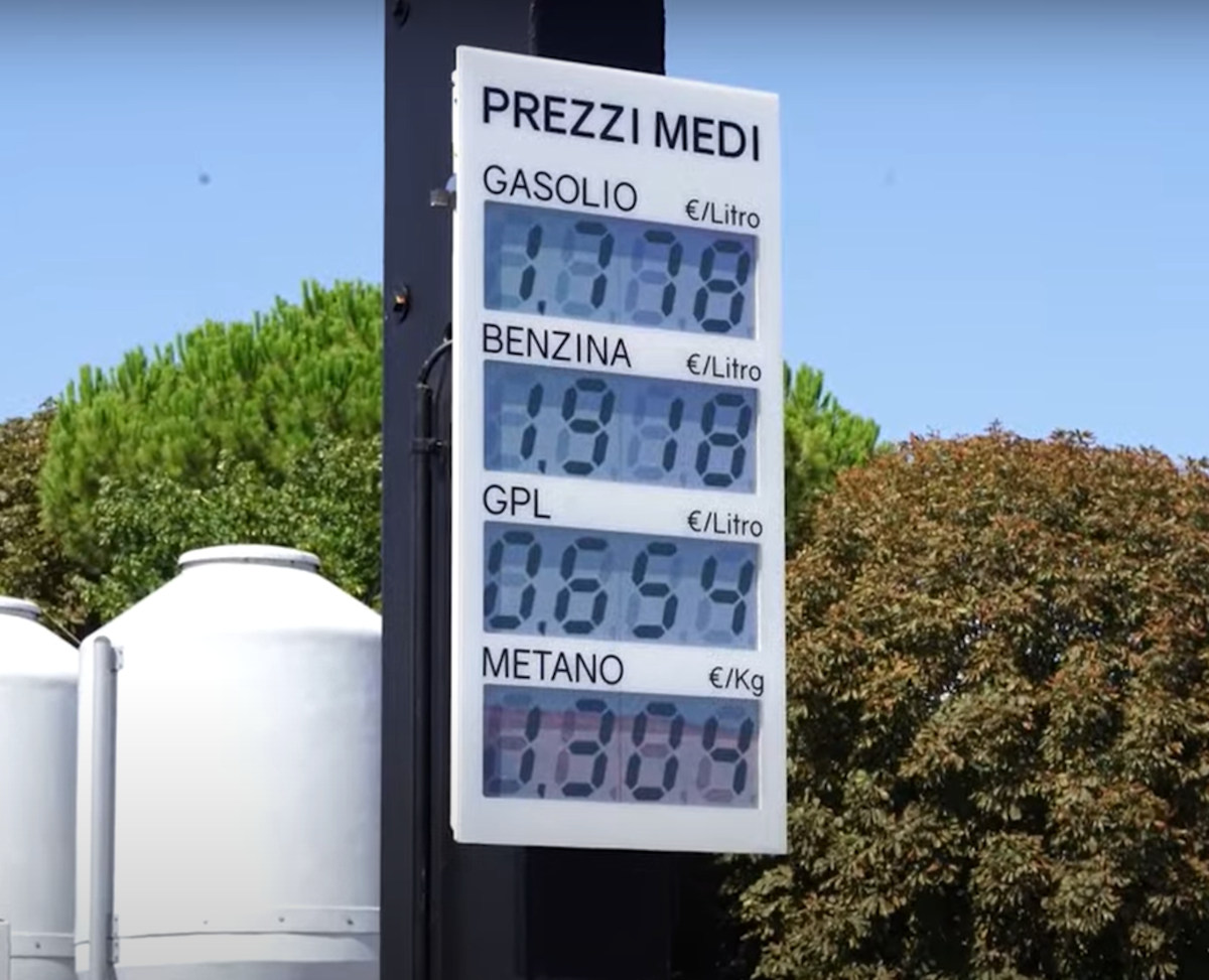 Ynvisible ships 25,000 large-format ePaper digital displays to Italy's ...
